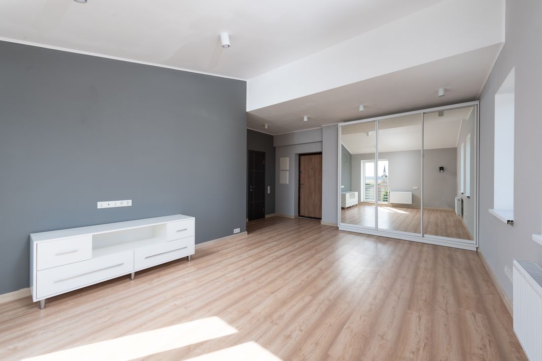 Bright, well-kept living room